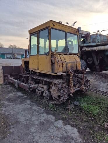 купить запчасти на опель вектра б: Бульдозер, 1985 г., Гусеничный — 3