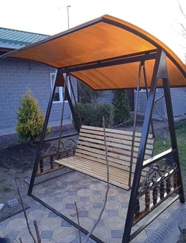 Садовые качели Металл, Со спинкой, С крышей at lalafo.kg Садовые качели Металл, Со спинкой, С крышей