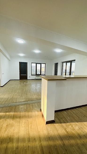 open space: АРЕНДА ОФИС ЦЕНТР 10мин от ЦУМа 205м2 Этаж: 4/4 Круговой балкон Целый — 4