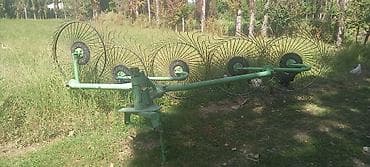 Трактор с навесным оборудованием - Колесный трактор (кабина с