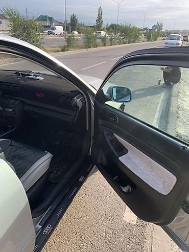 жабра бампер на фит: Audi A4: 1997 г., 1.8 л, Автомат, Бензин, Седан — 9