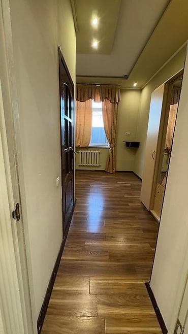 срочно продам дом новопокровка бишкек: 250 м², 8 бөлмө, Унаа токтотуучу жай — 8