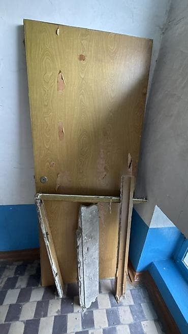 Межкомнатная дверь, Б/у, Глухие, Одностворчатая, Деревянная, Распашная, цвет - Коричневый — 1