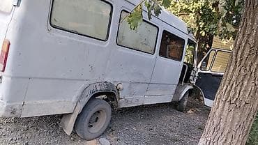 Продажа авто: Mercedes-Benz T1: 1989 г., 2.9 л, Механика, Дизель, Фургон — 4