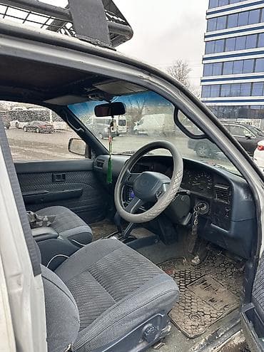 коробка москвич: Toyota Hilux Surf: 1992 г., Пикап — 9