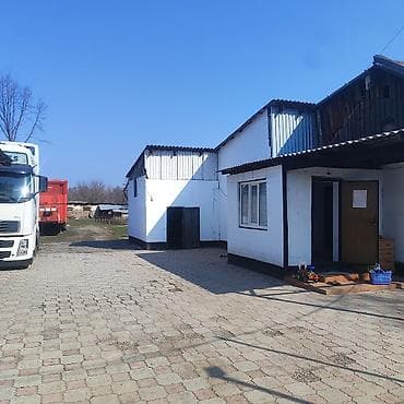 в туалет: Үй сатылат Кожомкул (Военно-Антоновка) айылы. 4 ком. жер үй (стена — 5