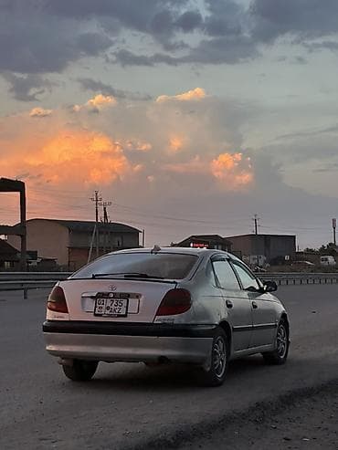 Транспорт: Toyota Avensis: 2002 г., 1.8 л, Автомат, Лифтбек — 3