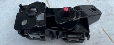 подкрыльник на ист: Крепление крыла Переднее левое Lexus, 2022 г., Б/у, Оригинал — 5