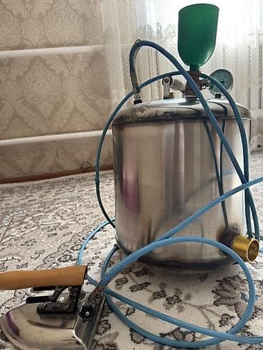 Оборудование для швейных цехов: Профессиональный парогенератор с утюгом для глажки Комплект: - — 2
