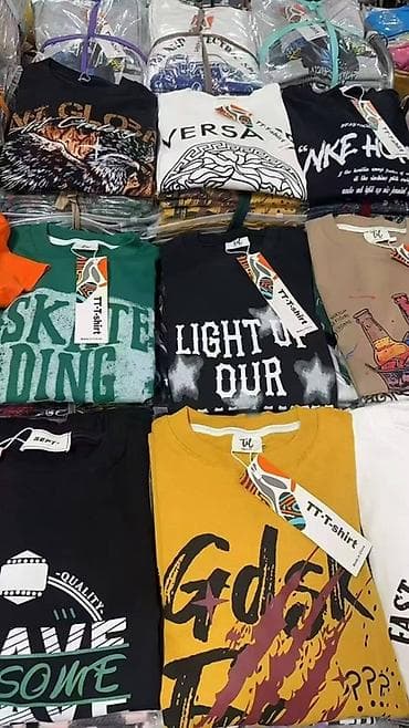 Женская обувь: Футболки с принтами, унисекс - Модели: базовые футболки с коротким — 1