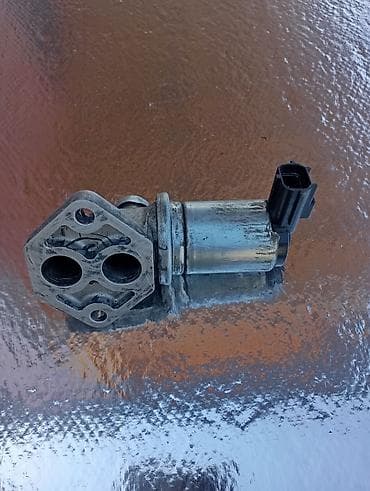 Клапан двигателя Mazda 2000 г., Оригинал