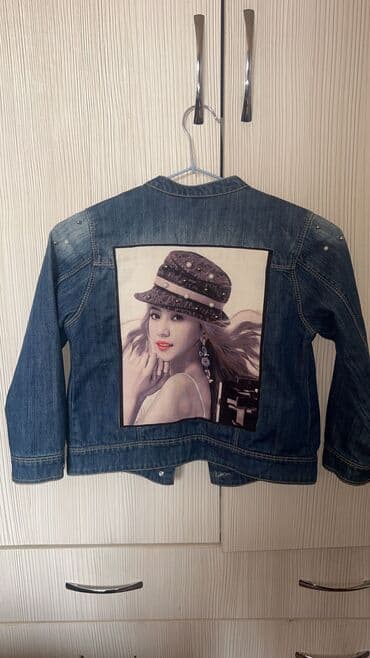 джинсы голубые: Джинсовые куртки на 5-6 лет В отличном состоянии, носили мало так как — 2