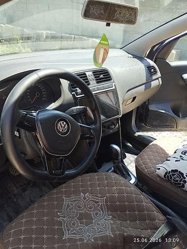 v klass: Volkswagen Polo: 2016 г., 1.6 л, Автомат, Газ, Седан — 5