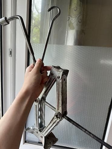 подъёмник: Домкрат ромбический механический с воротком дамкрат домкрот полный — 3