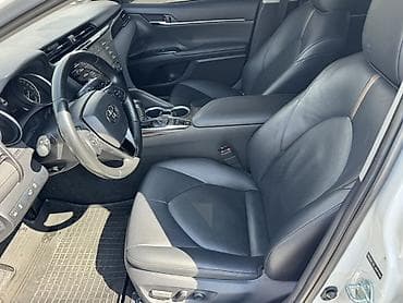 Toyota Camry: 2018 г., 2.5 л, Автомат, Гибрид, Седан — 7