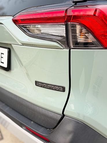 leng rover: Toyota RAV4: 2021 г., 2.5 л, Автомат, Бензин, Внедорожник — 6
