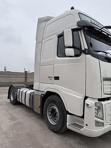 camry 55 exclusive: Тягач, Volvo — 8