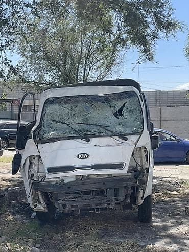 KIA Bongo III — бортовой малотоннажный грузовик (односкатная задняя — 1