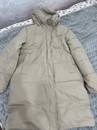 женские парки: Женский зимний пуховик-парка, цвет бежевый (песочный). - Длина ниже — 1