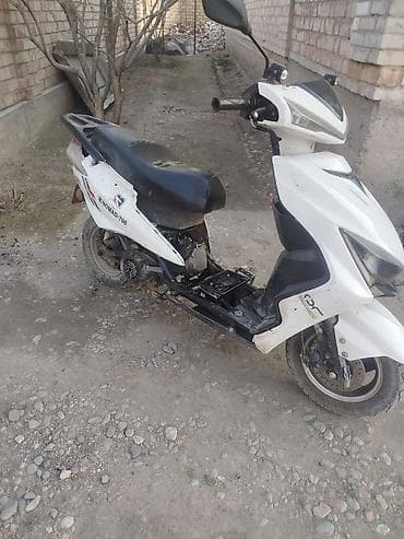 мото касылка: Скутер түрү 150 куб. см, Бензин, Колдонулган — 4