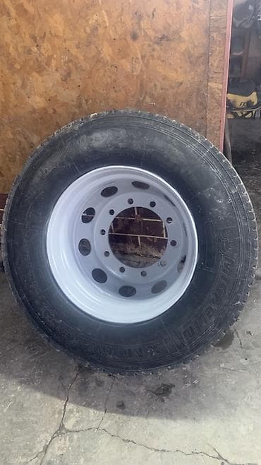 Унаа: Дөңгөлөктөр монтажда 315 / 70 / R 22,5, All-season, Колдонулган, 1 даана, Жүк ташуучу унаалар/Автобустар, Темир, тешиктери - 10 — 1