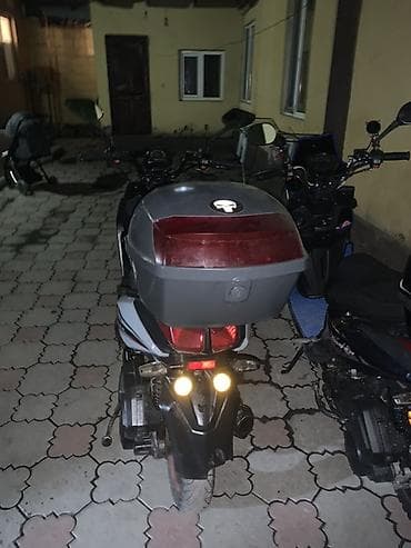 скутери 150: Тип скутера 180 куб. см, Бензин, Б/у — 2