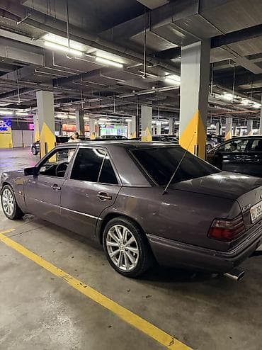 Mercedes-Benz 220: 1994 г., 2.2 л, Механика, Бензин, Седан — 5
