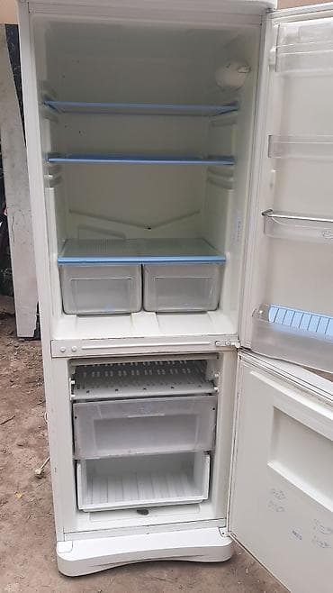 Техника и электроника: Холодильник Indesit, Б/у, Двухкамерный — 2