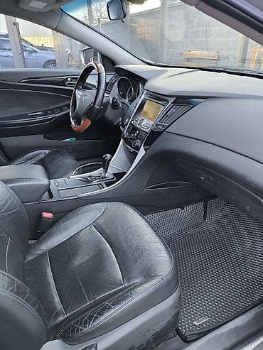 Hyundai Sonata: 2010 г., 0.2 л, Автомат, Бензин, Седан — 5