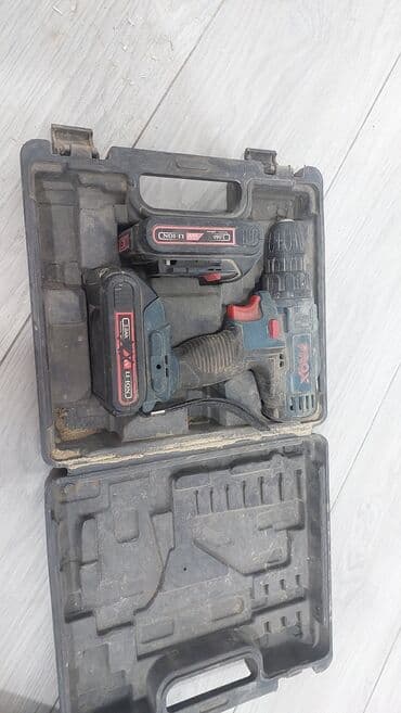 купить мебельный кондуктор: Два аккумуляторных шуруповёрта в комплекте с кейсами. 1) DECO — 4