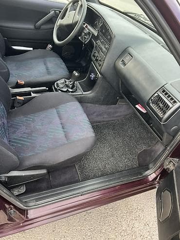 Унаа: Volkswagen Passat: 1993 г., 1.8 л, Кол менен иштөөчү, Бензин, Универсал — 4
