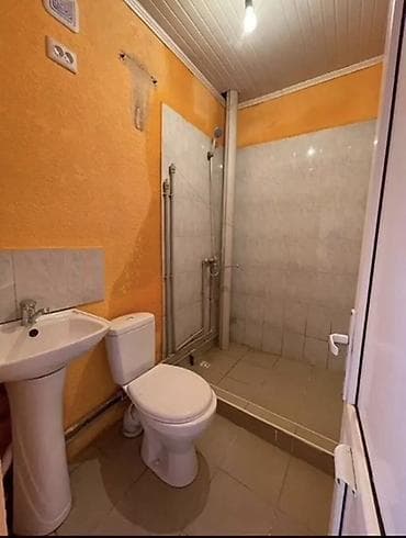 1 комнатная сдаю: 200 м², Без мебели — 4