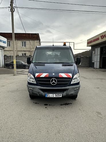 Легкий грузовик, Mercedes-Benz, Дубль, 3 т, Б/у at lalafo.kg Легкий грузовик, Mercedes-Benz, Дубль, 3 т, Б/у