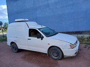 Volkswagen Caddy: 2003 г., 1.8 л, Кол менен иштөөчү, Бензин — 2