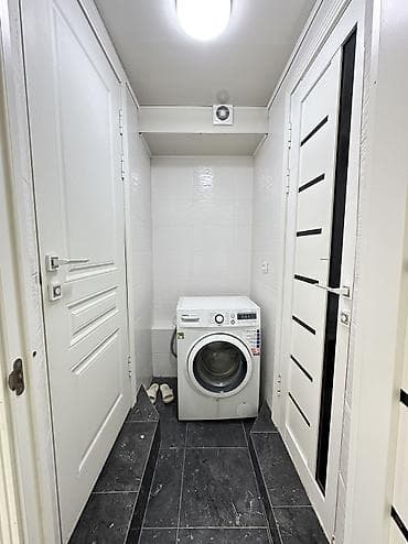 участок под склад: Продаётся коммерческое помещение в районе «Золотой квадрат» Площадь — 10