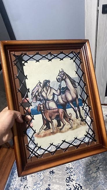 бой кузгу: Картина в раме с декоративной шнуровкой - Сюжет: охотник с ловчим — 1