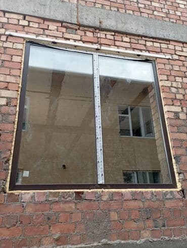 раздвижные окна: Раздвижное окно в коричневой раме с двумя секциями, подходящее для — 1
