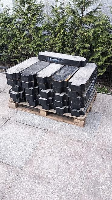 Комплект бетонных бордюров/парковочных ограничителей. - Материал