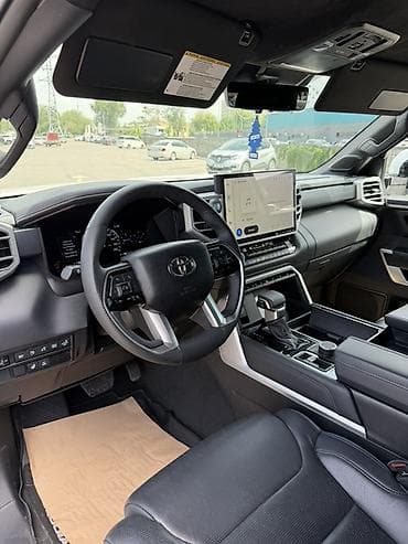 model y: Toyota Sequoia: 2023 г., 3.5 л, Автомат, Гибрид, Внедорожник — 7