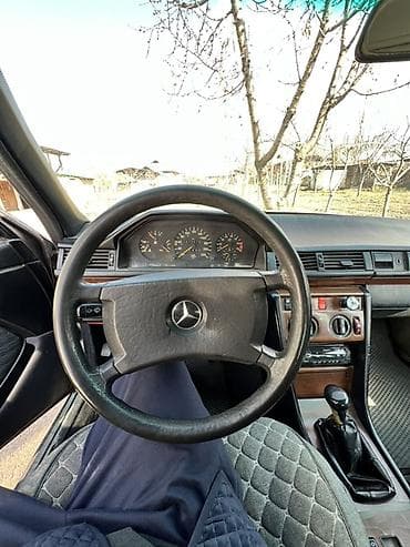 мисубиси спейс стар: Mercedes-Benz W124: 1992 г., 2.3 л, Бензин, Седан — 6