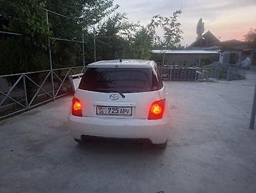 обмен на жазз: Toyota Ist: 2004 г., Автомат, Хэтчбэк — 3