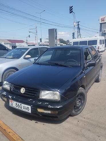 электр авто: Volkswagen Vento: 1993 г., 1.8 л, Кол менен иштөөчү, Бензин, Седан — 1
