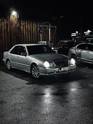 Mercedes-Benz E-Class: 2000 г., Седан