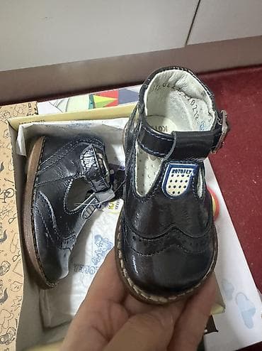 dunk low: 1. Подростковая обувь. Одевали 2-3 раза. В состоянии нового. Размер — 8