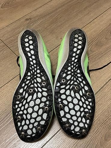 язычок: Nike Zoom 400 — легкие спринтерские шиповки для дорожки (100–400 м — 4