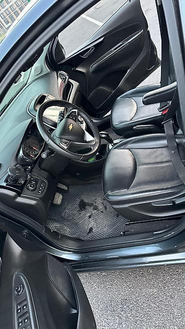 дешевые машыны: Chevrolet Spark: 2017 г., Автомат, Хэтчбэк — 6