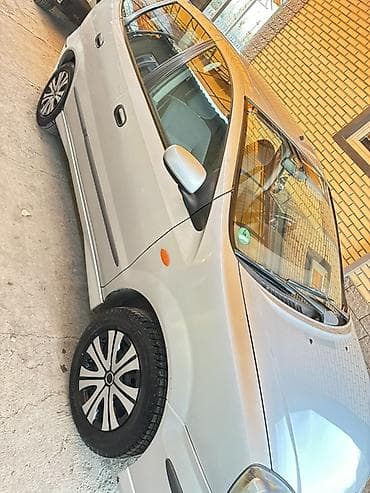 Унаа сатуу: Продаётся компактный 5‑дверный хэтчбек серебристого цвета. Кузов и — 4