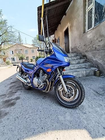 россрочку: Классический мотоцикл Yamaha, 900 куб. см, Бензин, Взрослый — 1