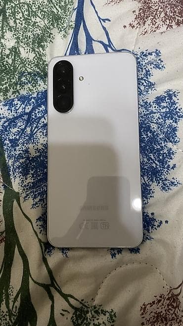 xiami 17: Samsung Galaxy A56 5G, Б/у, 128 ГБ, цвет - Белый, 2 SIM — 2