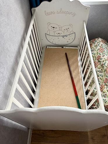 детскую манеж кроватку: В подарок матрас и шторка для манежа .Детская кроватка-манеж Love — 3